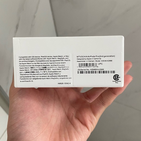 AirPods Pro Gen 2 - Picture 3 of 3
